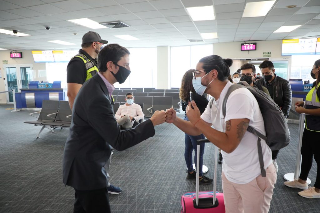 Llegada de vuelos chárter reactivan el turismo y la economía