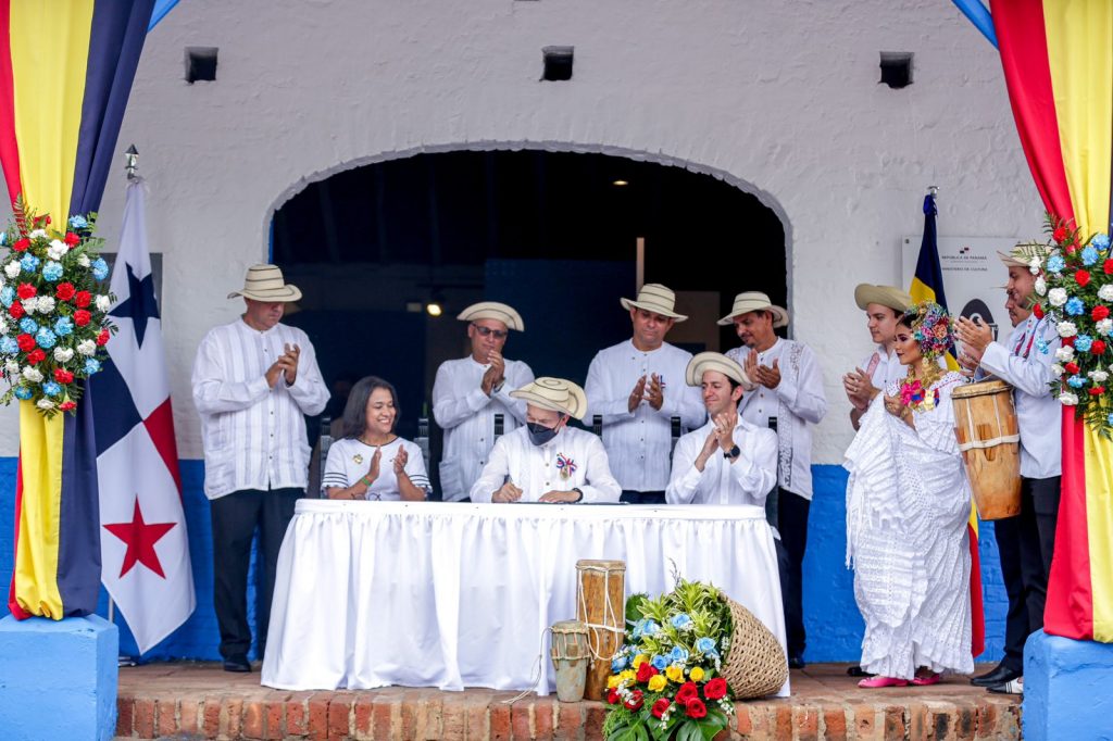 Ejecutivo sanciona ley del Festival Nacional del Tambor y la Pollera de San José de Las Tablas