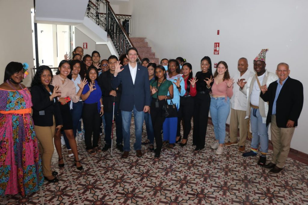 ATP capacita a aspirantes de guías de turismo en Colón