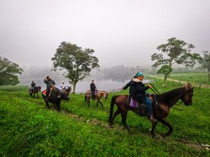 ¡Únete al cambio!                                                     Participa en el Concurso de Experiencias Innovadoras de Turismo Comunitario en Panamá 