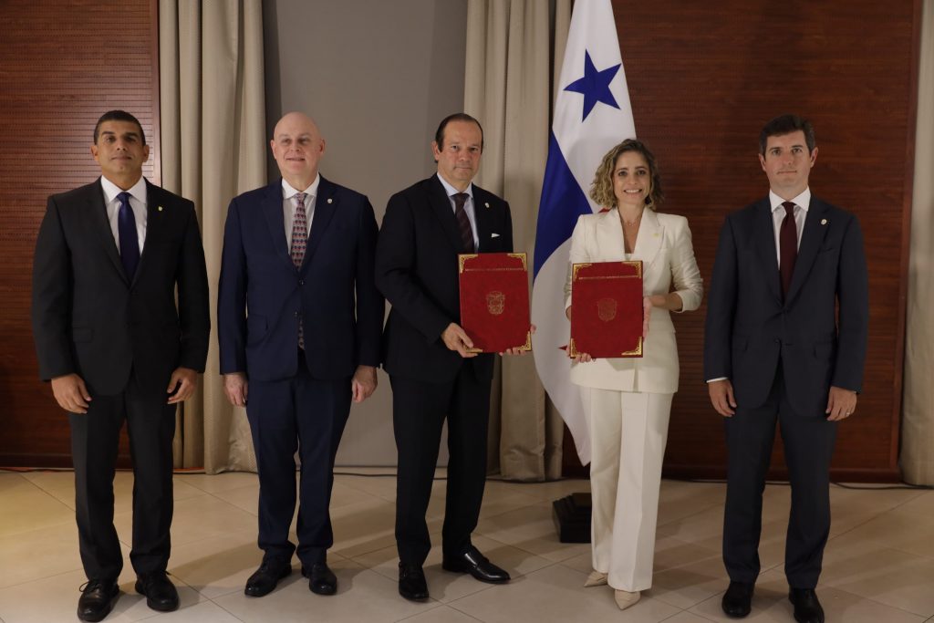 Relaciones Exteriores y la Autoridad de Turismo suscriben convenio de cooperación