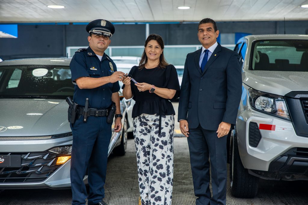 Autoridad de Turismo de Panamá fortalece seguridad turística con entrega de vehículos a la Policía Nacional
