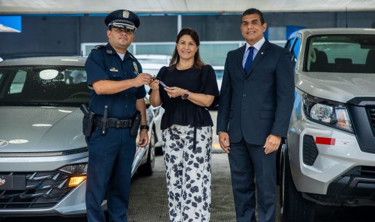 Autoridad de Turismo de Panamá fortalece seguridad turística con entrega de vehículos a la Policía Nacional