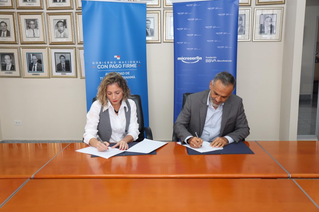 Microserfin y ATP suscriben alianza para fortalecer el emprendimiento turístico en Panamá